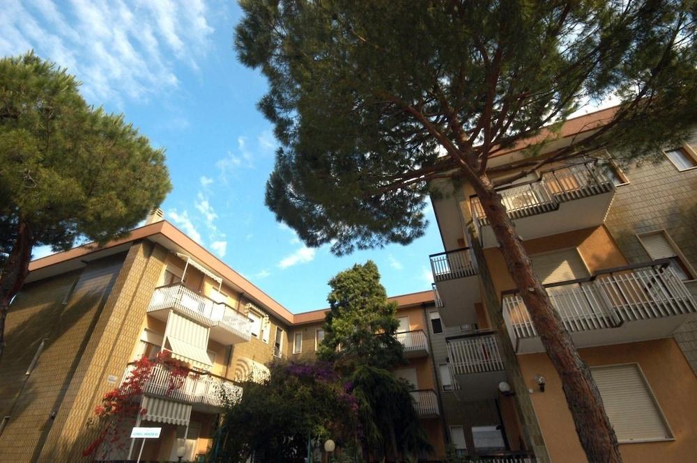 Residence Orchidea Ντιάνο Μαρίνα Εξωτερικό φωτογραφία